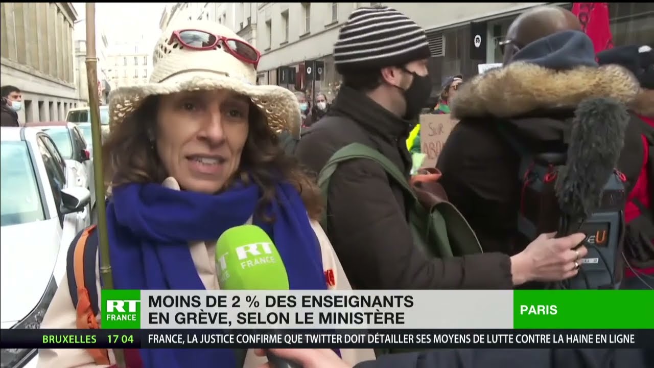 «On demande des moyens» : des centaines d’enseignants en grève mobilisés à Paris