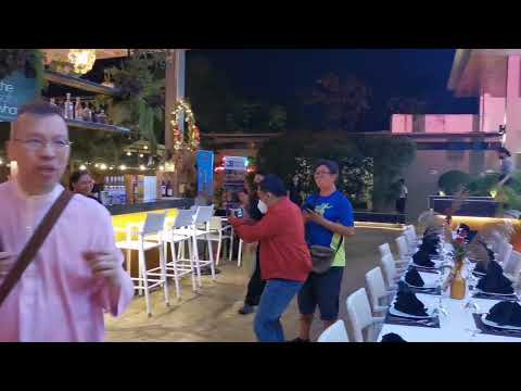 Um jantar de Natal no restaurante Marina Seaview na cidade de Lapu-Lapu (12 de dezembro de 2022)