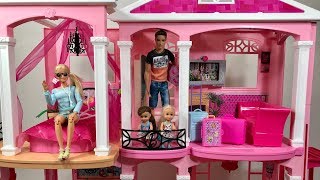 Barbie Dream House! PINK! Family Vacation!! Part 1