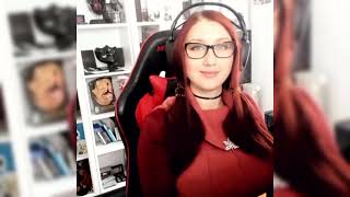 プロゲーマーの鮮やかな赤毛の爆乳美女が谷間を見せてゲームを語る！