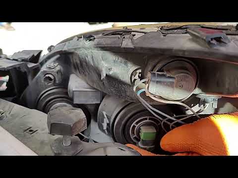 2009 Saturn Aura Headlight Replacement