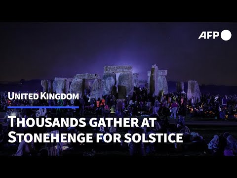 Thousands gather at Stonehenge to celebrate summer solstice | AFP