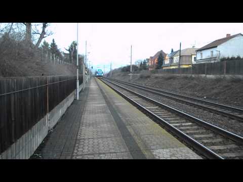 Příjezd vlaku Os 6917 (ČD 471.068) - Lovosice město, 28. 3. 2013