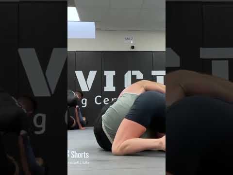 Inside Closed Guard – Re-center to Prevent Attacks