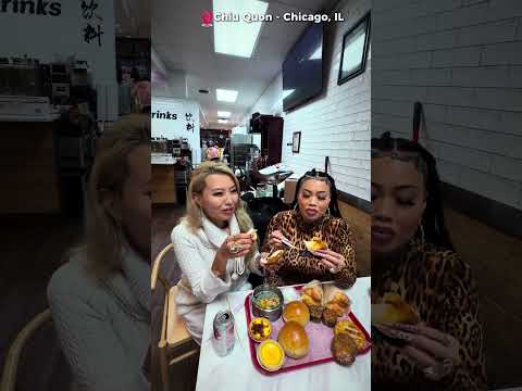 Chiu Quon Bakery in Chicago Chinatown 