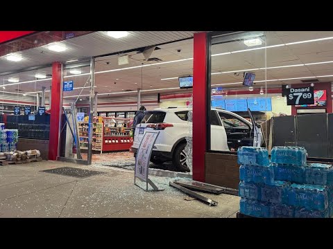 5 people injured after elderly woman crashes into Lilburn QuikTrip, police say