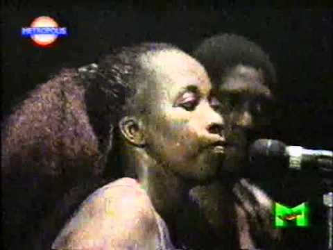 Johnny Clegg & Savuka - Siyayilanda (Live in Italy - Shadow Man Tour, 1989) Videomusic