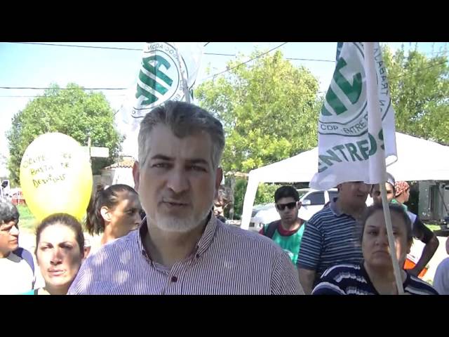 Francisco Garcilazo, durante el reclamo de ATE frente al Municipio de Viale