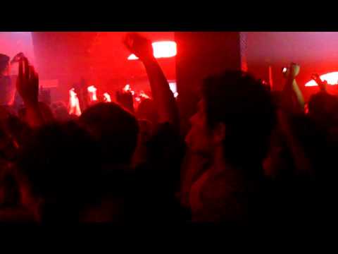 In My Mind (Axwell remix) @ Pacha - Alesso