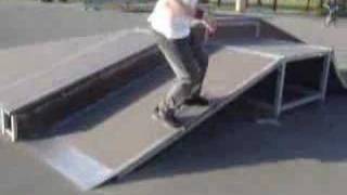 Skate Angers Djé 50-50 grind varial flip out