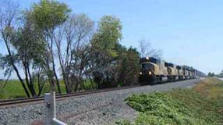 preview picture of video 'UP 4107 Leads UP 1996 and the Northbound ZLCSE at Durham, California'