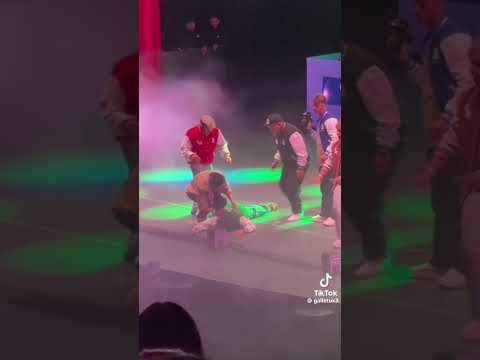 HOLA VOLVÍ DESPUÉS DE TANTO TIEMPO Y VIERON CÓMO @Arenovitzz SE CAE