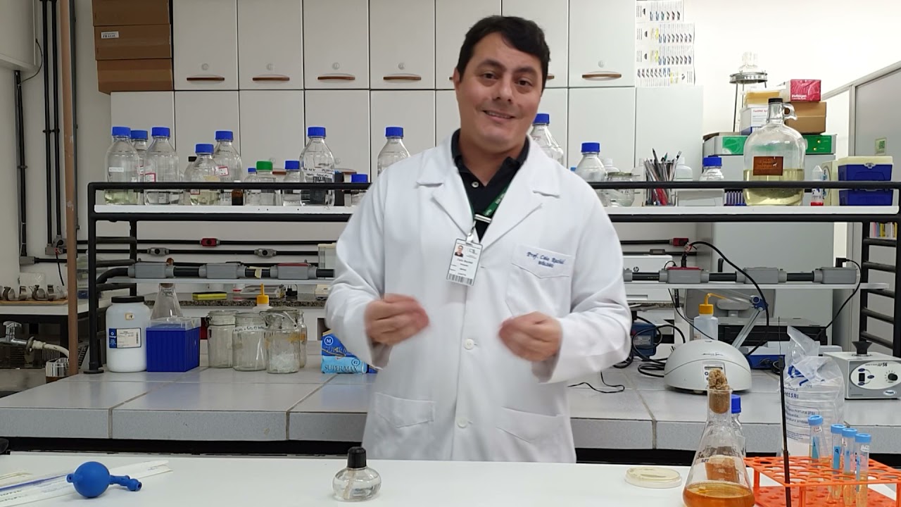Aula Pratica 1 -  Material e técnicas utilizadas no laboratório de Microbiologia