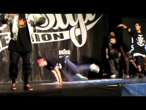 Free Style Session 2011  BBOY FINAL Jinjo crew vs Renegades