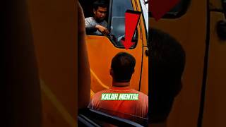 Download lagu Acting like a tough guy! Akamsi's thug mentality shrinks when challenged by a truck driver🤡💥 mp3