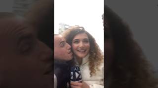 Qytetari e puth gazetaren gjatë lidhjes direkte 😁💋