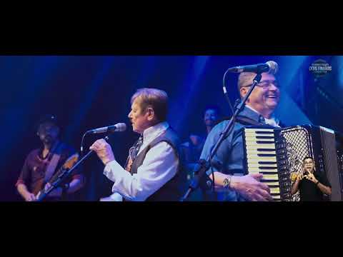 Sentido Contrário / Vida de Cigano - Gildinho e Chiquito - Dois Irmãos e Uma História