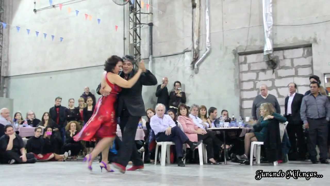 JULIO BALMACEDA Y CORINA DE LA ROSA en la Milonga del Moran (Tango) "Chichipía"