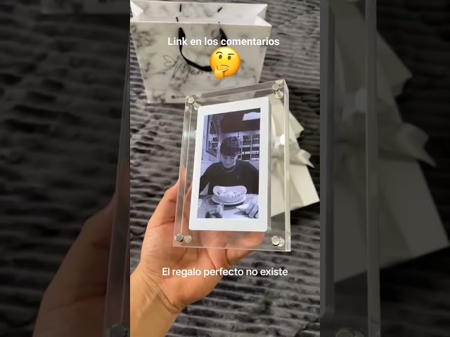 Vídeo relacionado con Xyvor Marco de Fotos Doble Cara 13x18 cm, Marco de Giratorio Fotos de Madera, Marcos de Fotos con Tapa Acrílica, para Regalos, Cumpleaños, Bodas, Navidad, Acción de Gracias, San Valentín