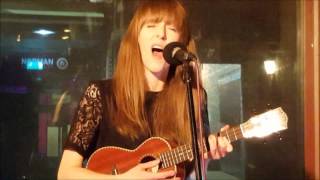 ASTRALUNA Soothe Me (live)