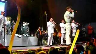 La Arrolladora - El Vaso Derrama (En Vivo En La 30-30)