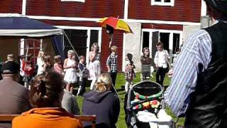 preview picture of video 'Saxdalens skola framför musikal'