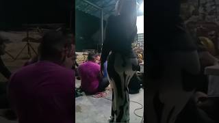 Download lagu Suara Biduan Cantik Merdu Banget Ketika Membawakan Lagu mp3