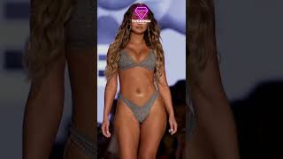 歩き方も素晴らしい美女のあとを追いかけたい…