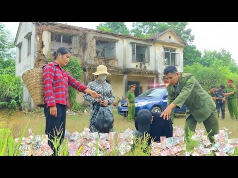 Video completo: Madre single e agente di polizia aiutano una donna a recuperare i $10.000 persi