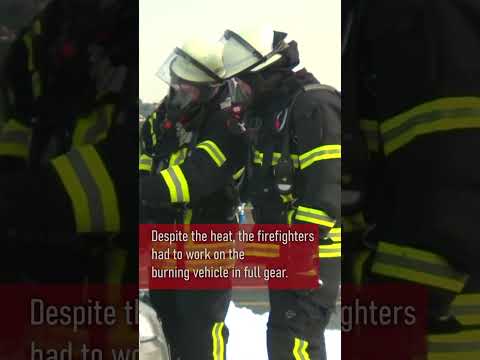 Holzwickede / Dortmund, Germany: Convertible burns out on the B1