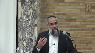 דין 'לכם' בגוזל ד' מינים מנכרי ובממשכנם בחובו | הרב גבריאל סרף, ראש הישיבה (ישיבת כרם ביבנה) - התמונה מוצגת ישירות מתוך אתר האינטרנט יוטיוב. זכויות היוצרים בתמונה שייכות ליוצרה. קישור קרדיט למקור התוכן נמצא בתוך דף הסרטון