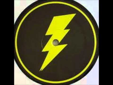 Dave Darell Feat Hardy Hard - Silver Surfer (Cyrus Remix)