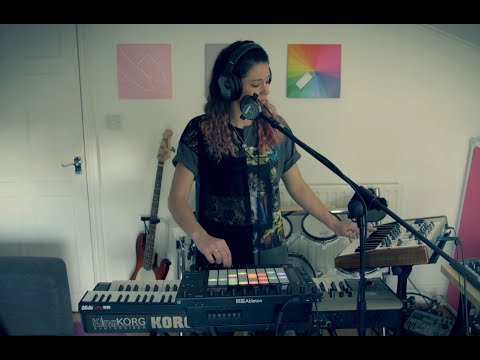 Ableton Live Push 2 Performance - Dancing On My Own (Robyn Cover)