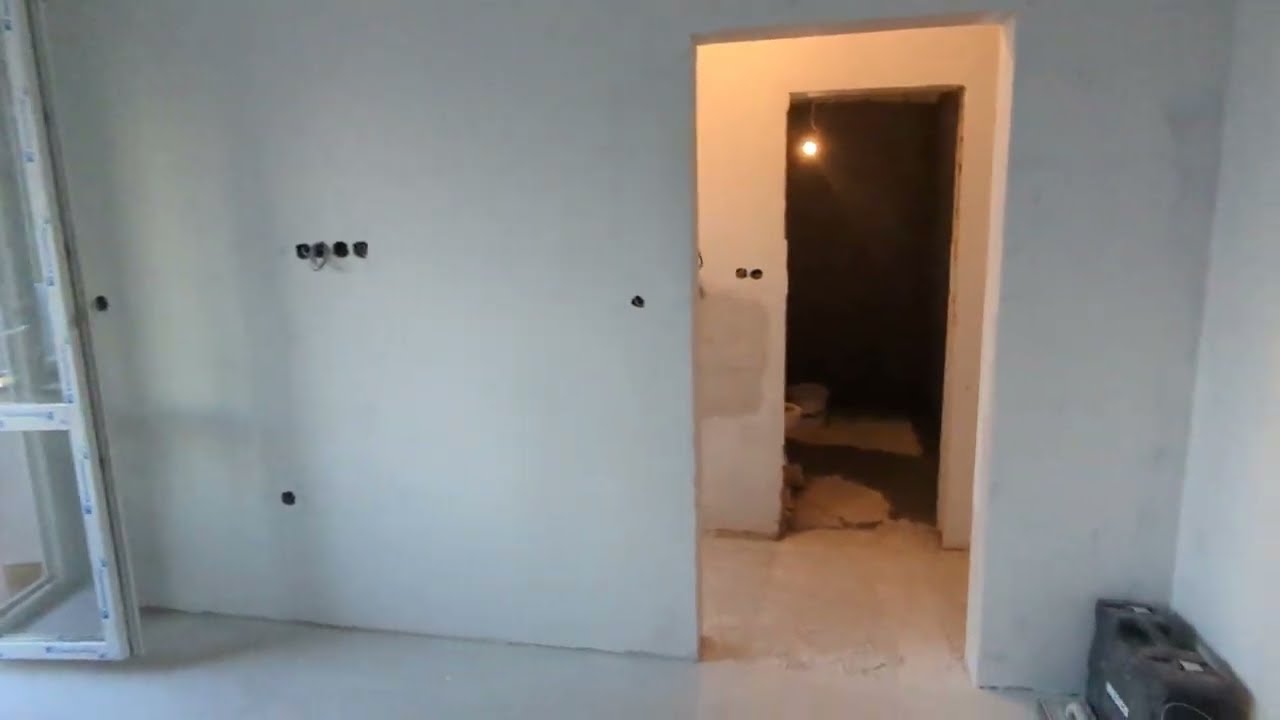 Ремонта на тристайния апартамент в Редута напредва и все повече се доближаваме до продажба