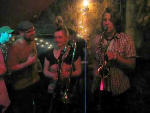 Melosa live at Fire House, Exeter. Jammers on sax! 