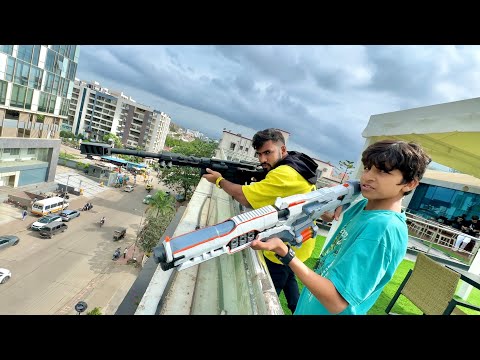 Piyush Or @TechnoGamerzOfficial  Fight With Guns 😂