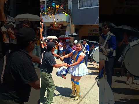 Desfile Cívico 💛 Santa Isabel💚      🩵 UESI 🩵🦁😉#ecuador #tradiciones