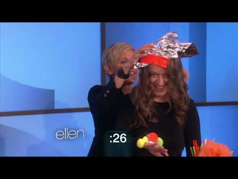 , title : 'Alyson Hannigan and Ellen’s Costume Showdown'