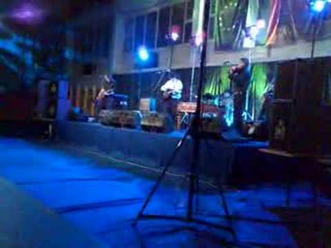 VLADO KRESLIN IN MALI BOGOVI - OD VIŠINE SE ZVRTI