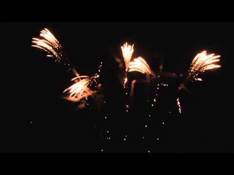 CB30-F25-22 Brocade waterfall (leise), Pyrotrade Fireworks