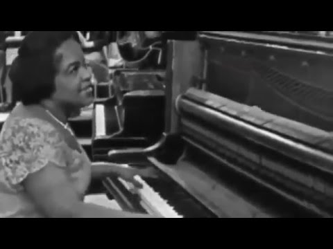 Winifred Atwell plays "The Poor People of Paris"