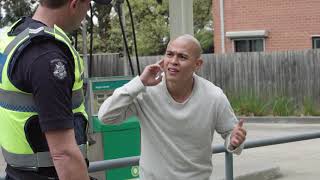 Deaf community and Police: Interacting with police