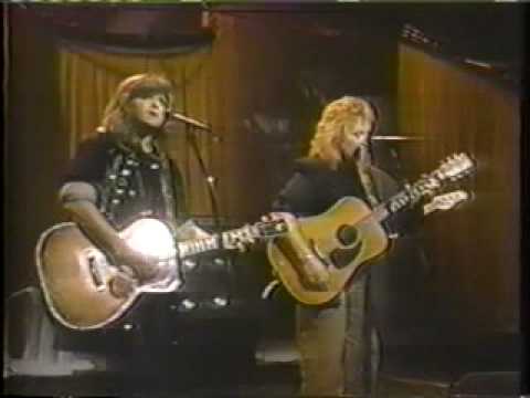 Indigo Girls - Watershed on The Tonight Show 1991