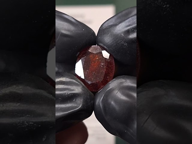 حجر هيسونايت جارنت طبيعي مفحوص و موثق بشهادة مختبر