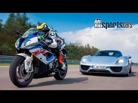0-300 km/h DUELL: Porsche 918 Spyder vs BMW S 1000 RR! Motorrad gegen Auto - AUTO BILD SPORTSCARS