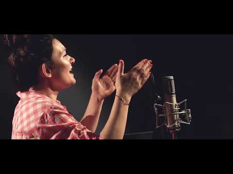 Monika Urlik - Nie Wiem Czym Jest Miłość ( One Mic One Take Live )