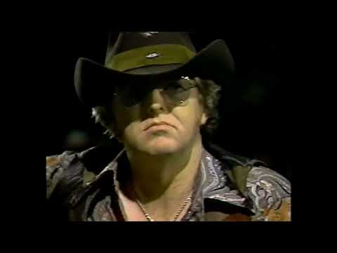 Whitey Schafer and Willie Nelson poking fun .