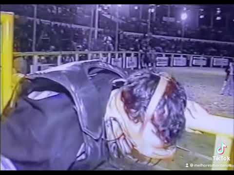 Paulo Crimber x Parangolé - Rodeio de Miguelópolis 2000