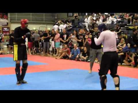 ISKA 2011 MMA amateur Light heavy weight (85)kg Fight 1 Robert Pham