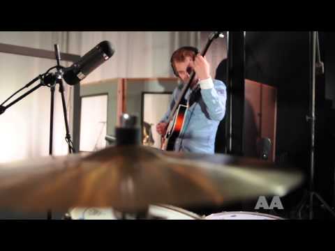 August Albert Live In Technicolor (2/5): I Am A Rather Awful Dancer